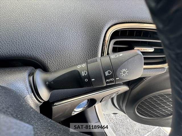 Toyota PRIUS 2021-12 393328-23