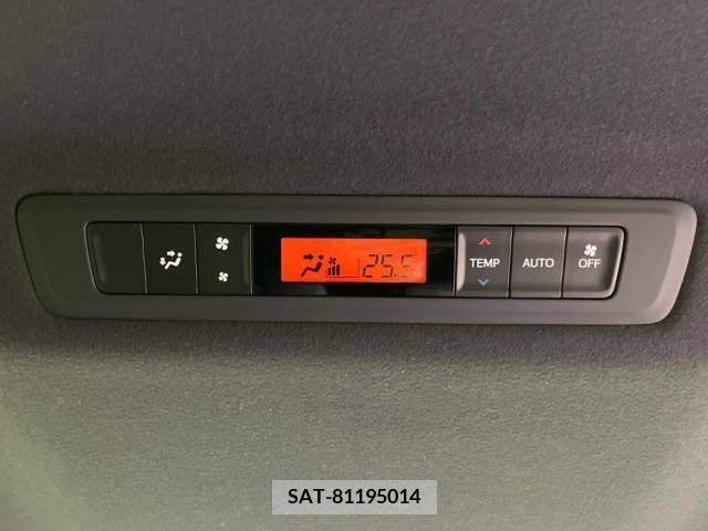 Toyota NOAH 2019-08 332341-7