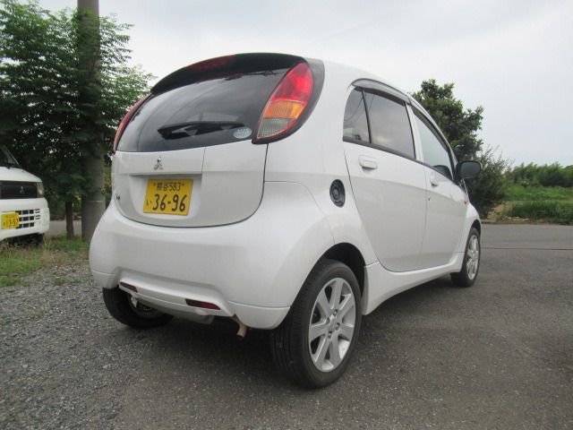 Mitsubishi I 2008-10 6892-9