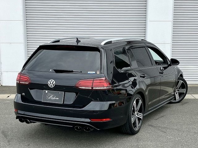 VolksWagen GOLF R 2018-04 8387-1