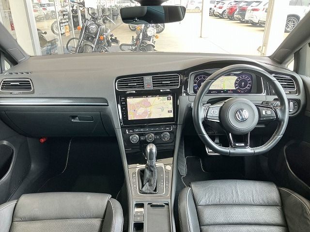 VolksWagen GOLF R 2018-04 8387-2