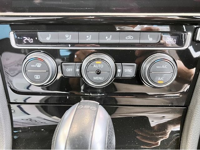VolksWagen GOLF R 2018-04 8387-8