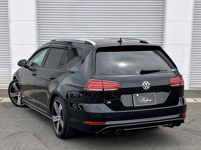 VolksWagen GOLF R 2018-04 8387-16