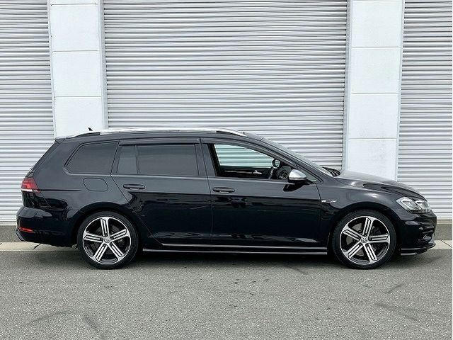 VolksWagen GOLF R 2018-04 8387-17