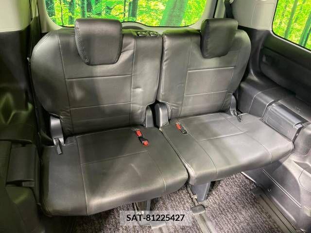 Toyota VOXY 2014-09 335375-11
