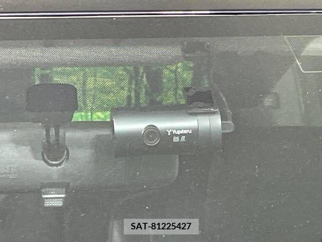Toyota VOXY 2014-09 335375-7