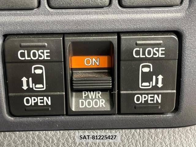 Toyota VOXY 2014-09 335375-5