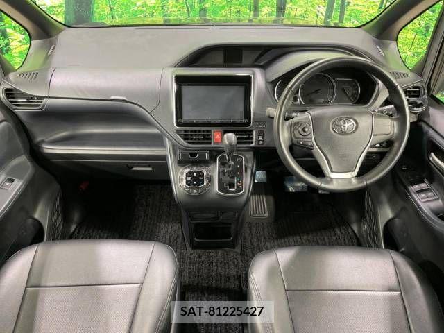 Toyota VOXY 2014-09 335375-1