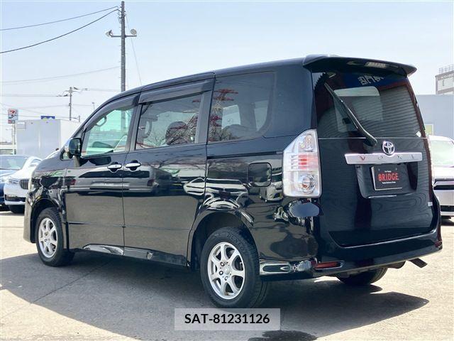 Toyota VOXY 2010-05 289312-4
