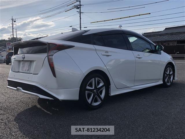 Toyota PRIUS 2017-01 322497-4