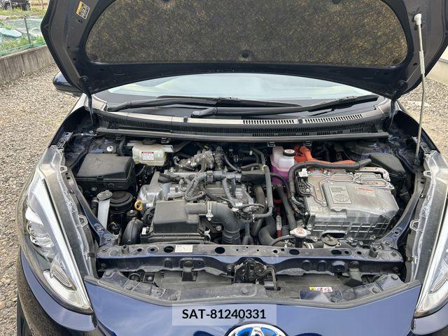 Toyota AQUA 2021-04 325935-13