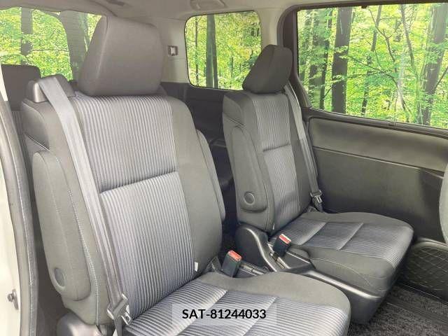 Toyota VOXY 2014-02 321385-12