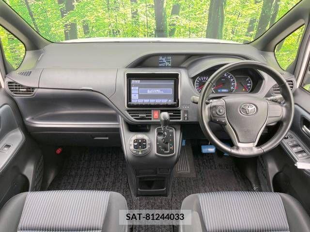 Toyota VOXY 2014-02 321385-1