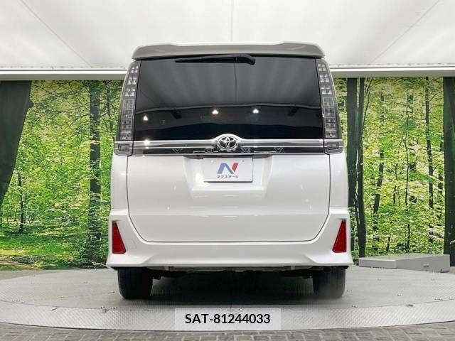 Toyota VOXY 2014-02 321385-18