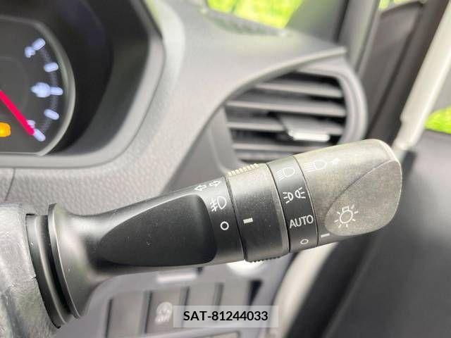 Toyota VOXY 2014-02 321385-8