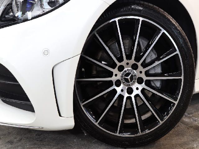 Mercedes Benz C-CLASS 2019-03 2085-7