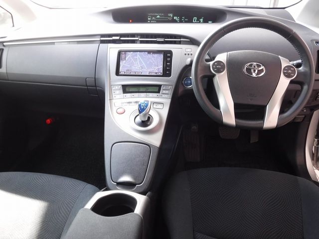 Toyota PRIUS 2015-11 18897-2