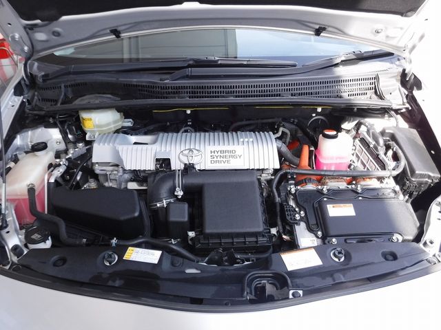 Toyota PRIUS 2015-11 18897-19