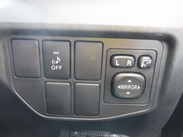 Toyota PRIUS 2015-11 18897-12