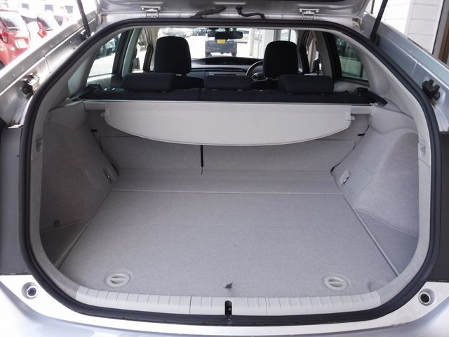 Toyota PRIUS 2015-11 18897-17