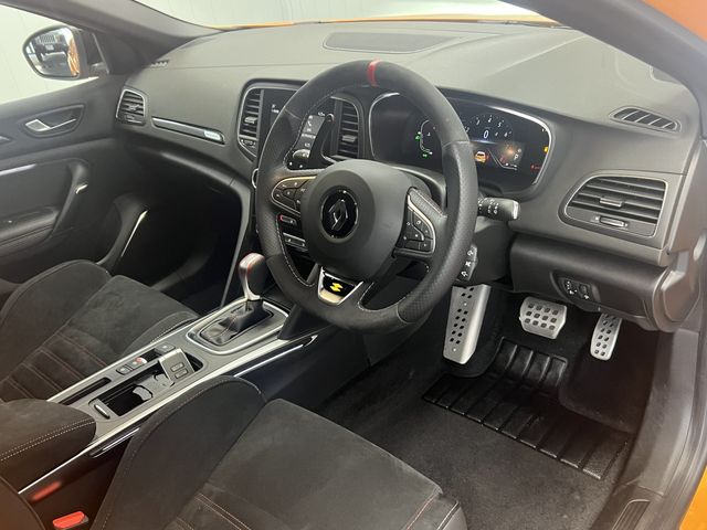 Renault MEGANE 2022-02 11606-1