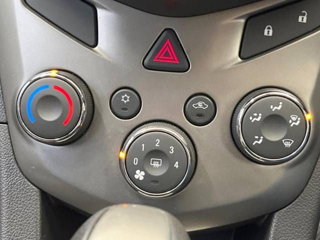 Chevrolet SONIC 2012-09 185717-6