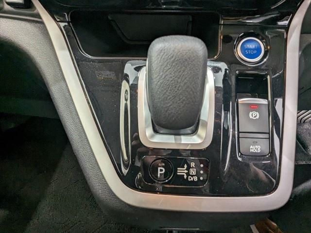 Nissan SERENA 2018-09 184665-27