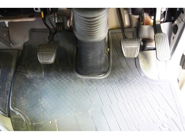 Toyota TOYOACE ROUTE VAN 2017-04 196067-28