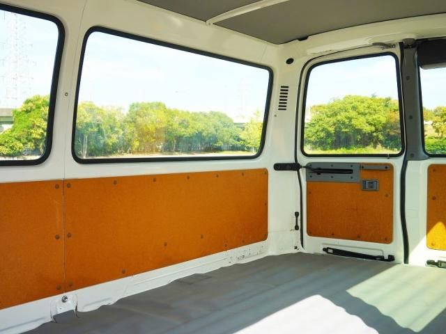 Toyota TOYOACE ROUTE VAN 2017-04 196067-6