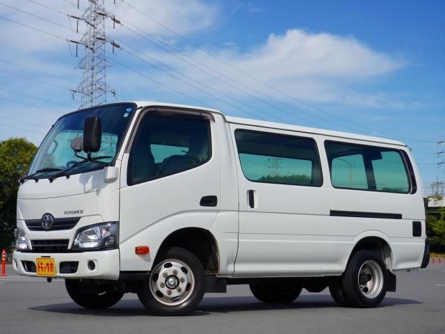 Toyota TOYOACE ROUTE VAN 2017-04 196067-0