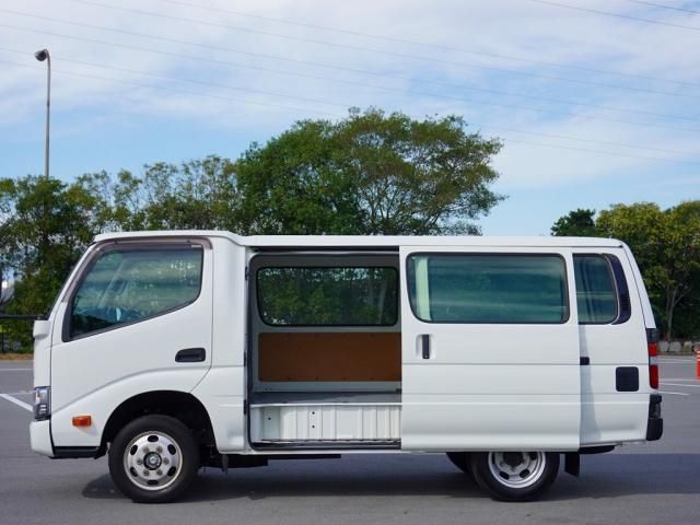 Toyota TOYOACE ROUTE VAN 2017-04 196067-5