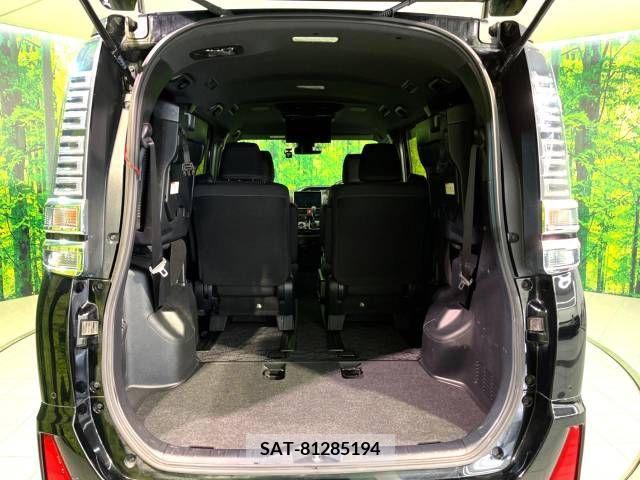 Toyota VOXY 2020-03 210374-10