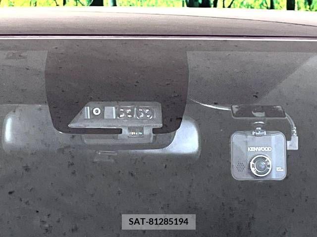 Toyota VOXY 2020-03 210374-2