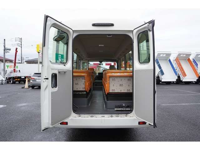 Toyota COASTER 2017-12 195613-14