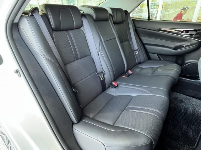 Toyota CROWN SEDAN 2017-05 186308-24