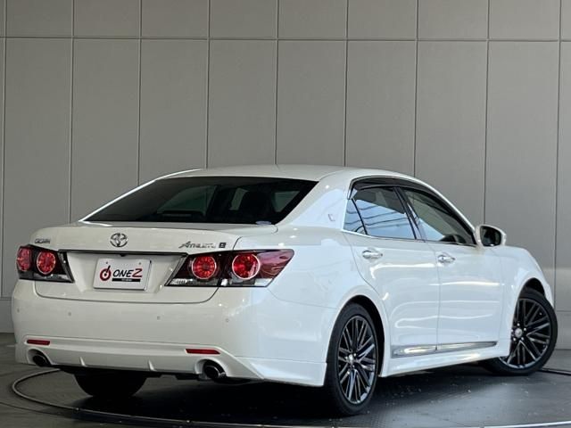 Toyota CROWN SEDAN 2017-05 186308-1