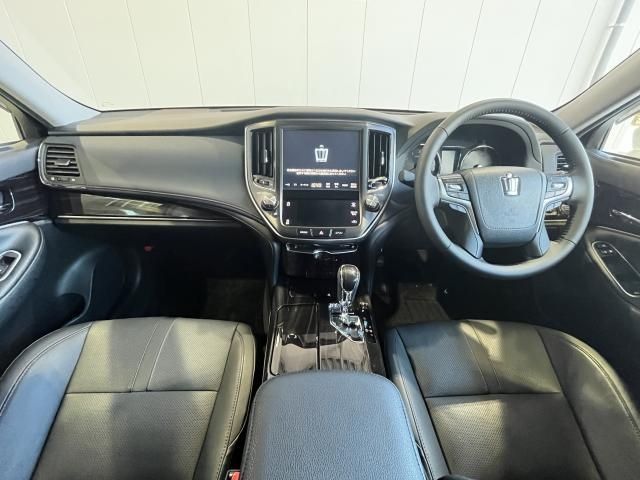 Toyota CROWN SEDAN 2017-05 186308-5