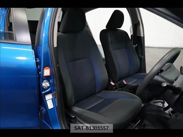 Toyota AQUA 2017-09 260517-16