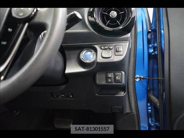 Toyota AQUA 2017-09 260517-13