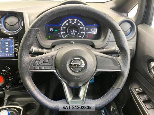 Nissan NOTE 2018-10 305450-11