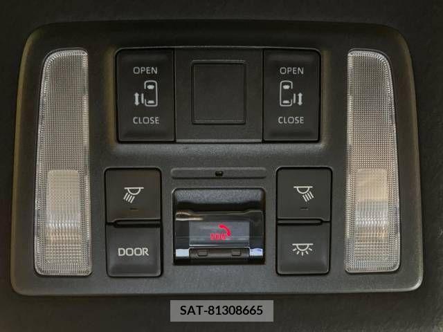 Toyota NOAH 2022-06 279511-4
