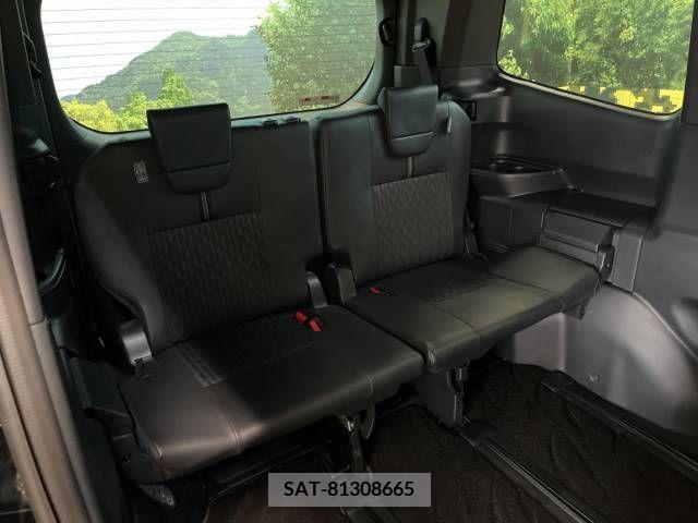 Toyota NOAH 2022-06 279511-9