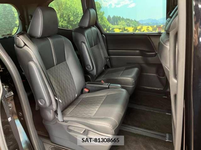 Toyota NOAH 2022-06 279511-8