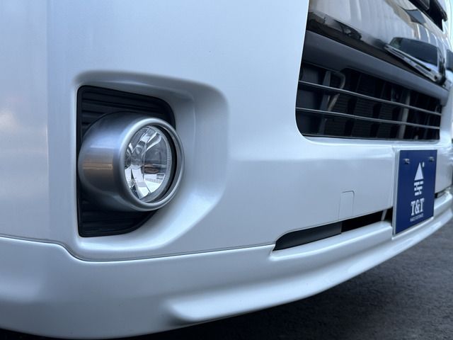 Toyota HIACE VAN 2019-05 183387-10
