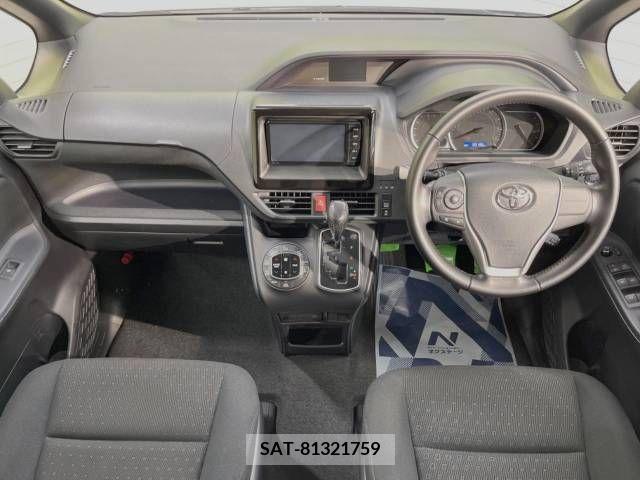 Toyota NOAH 2015-10 335665-1