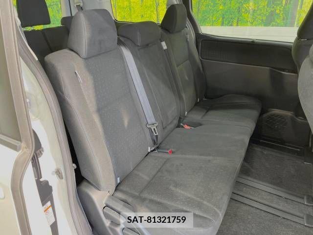 Toyota NOAH 2015-10 335665-9