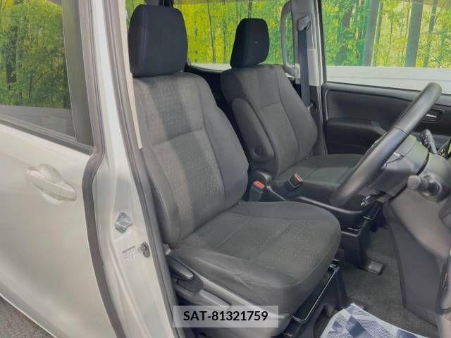 Toyota NOAH 2015-10 335665-8