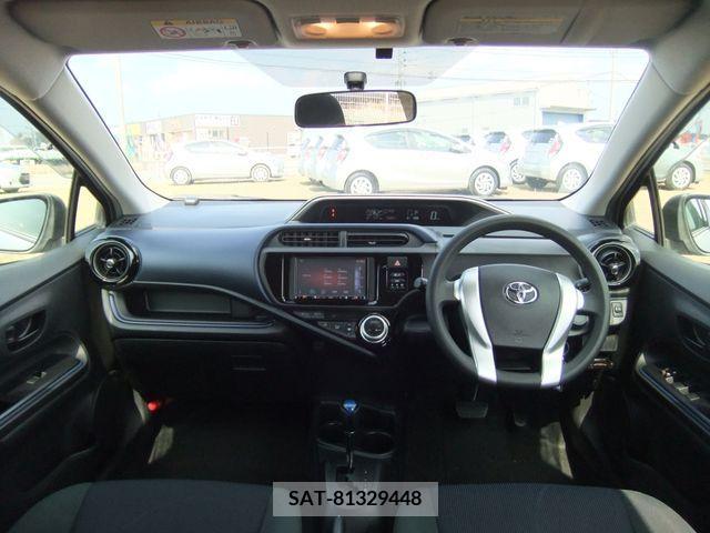 Toyota AQUA 2017-03 217191-1