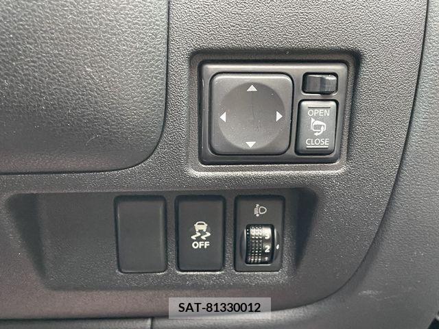 Nissan MARCH 2017-01 372584-18