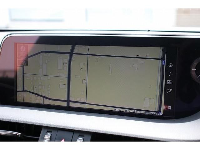 Lexus ES 2019-03 22389-1